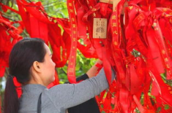 祈福网红,网络时代的信仰传递者