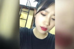 女追男网红,网红间的甜蜜追逐战